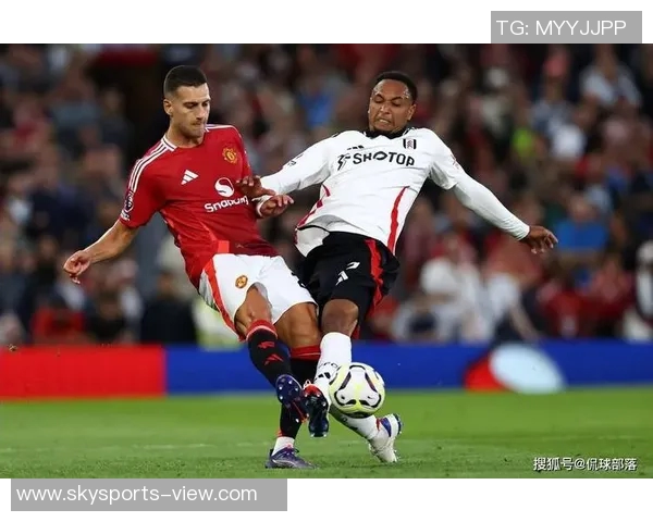 英超激战波尔图完胜曼联绝杀时刻引发全场狂欢分析