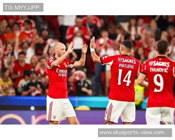 意甲焦点战：本菲卡大胜曼联全场沸腾战术解析与反思